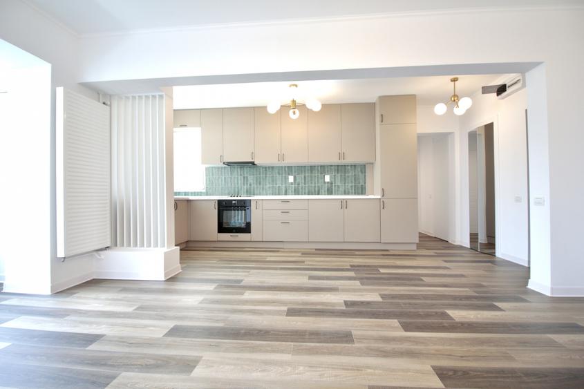 TEIUL DOAMNEI, BLOC 1984, DECOMANDAT, RENOVAT, NEMOBILAT, 0% COMISION!