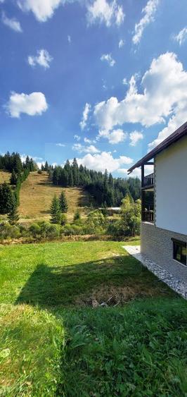 Pensiune 9 camere, iaz propriu, 3.808 mp teren -Mestecanis19 min de Vatra Dornei