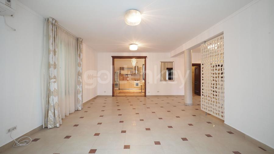 Vilă ideala pentru familii cu 6 camere si piscina