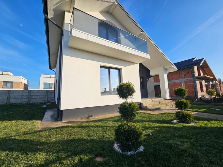 Casă verde 5 camere | teren 400 mp | panouri solare | zonă Școala Americană