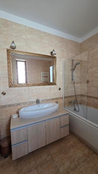 Apartament de inchiriat, 4 camere in vila, rezidenta sau birouri,