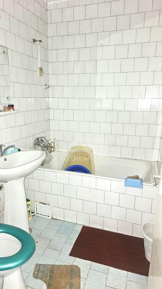 Apartament 3 camere decomandat de vânzare - zona Centrală – strada General Crist