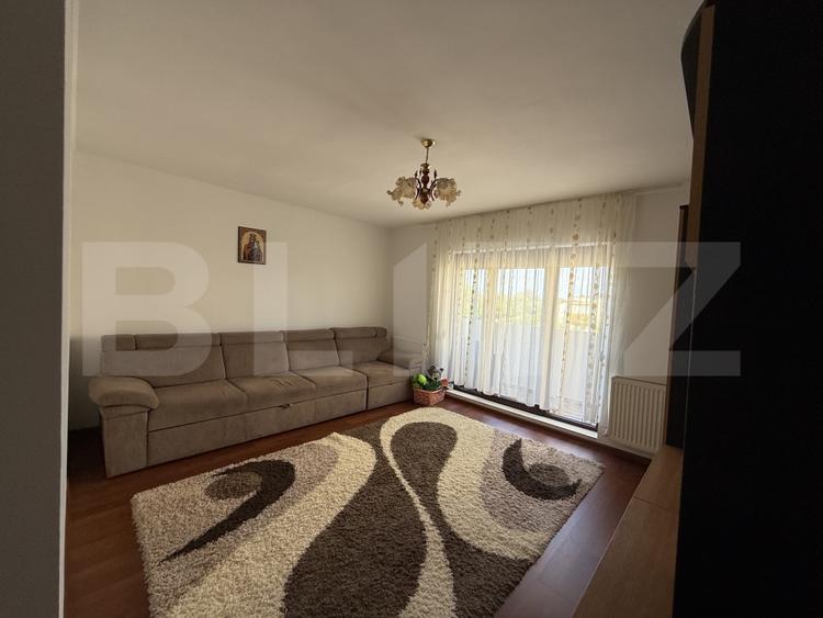 Apartamen 3 camere, 65 mp, zona Micro 16