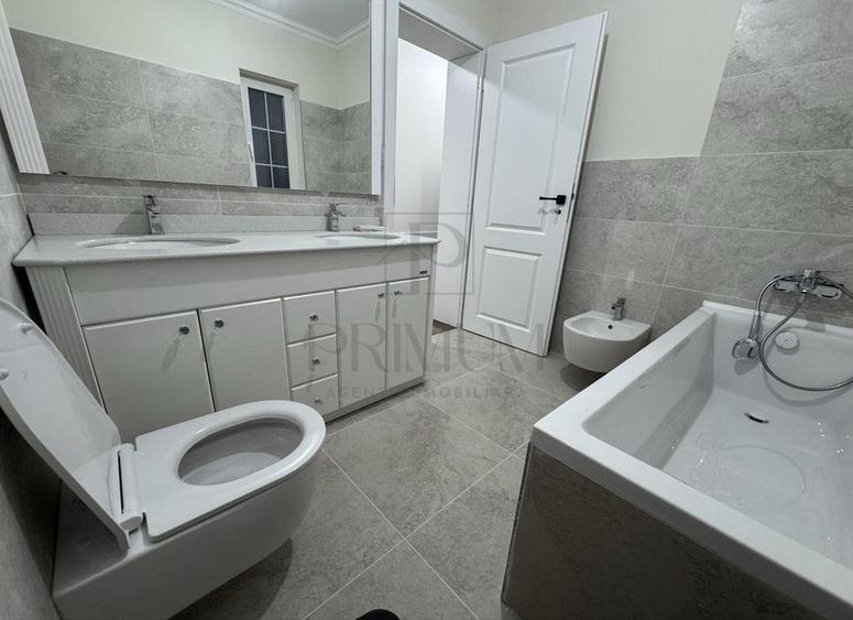 Duplex superb despartit prin camera tehnica - 5 camere - zona excelenta - toate