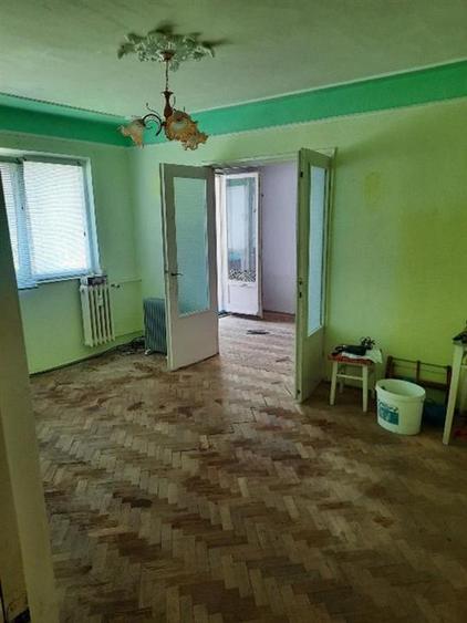 Etaj 1 - Alexandru Familial, 2 camere model cu geam la baie, liber