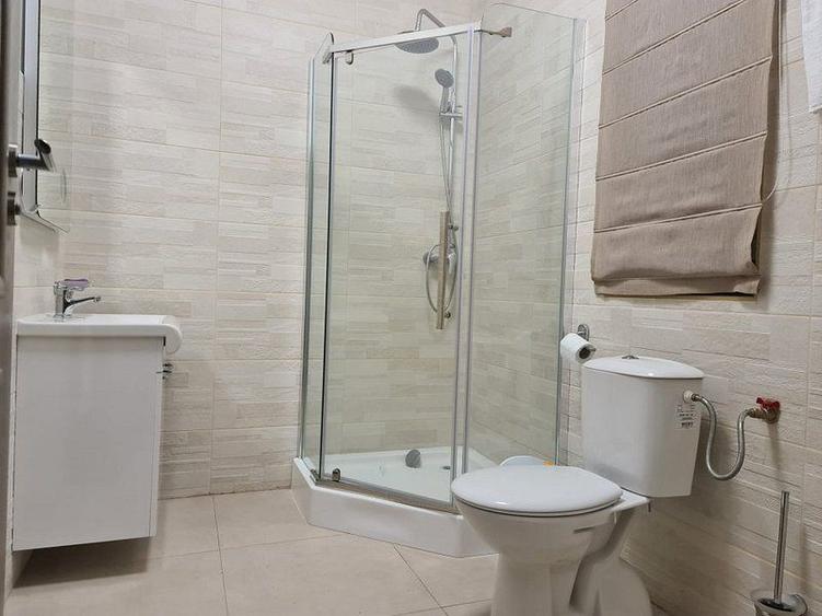 Vila P+1E, 7 camere, curte amenajata - zona Mall, George Cosbuc, 2750 E
