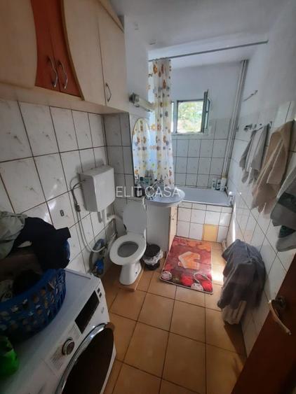 Apartament cu 2 camere, etajul 3/4, zona Podu Ros - 8