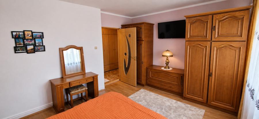 Apartament 3 camere de vânzare în Craiova – Strada Nanterre, zonă centrală
