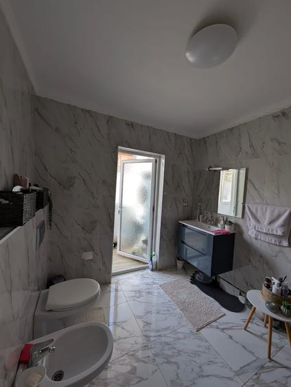 Penthouse de vanzare 6 camere terasa 150mp zona Floresti Stejarului