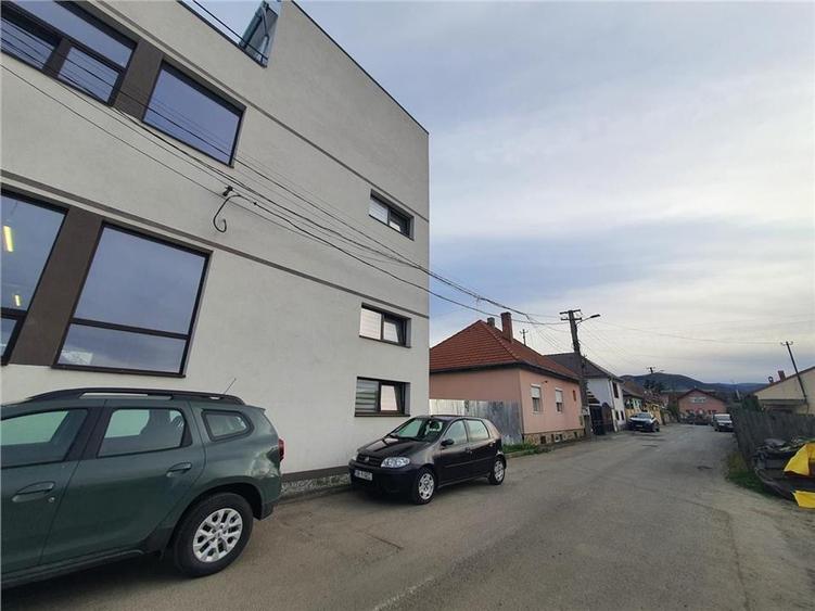 Ocazie! Spatiu industrial P+1 cu 1300mp suprafata utila ,in Cisnadie