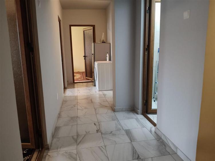 VEZI VIDEO! 3 camere, decomandat, 71 mp, 2 bai, Renovat 2024, Obor