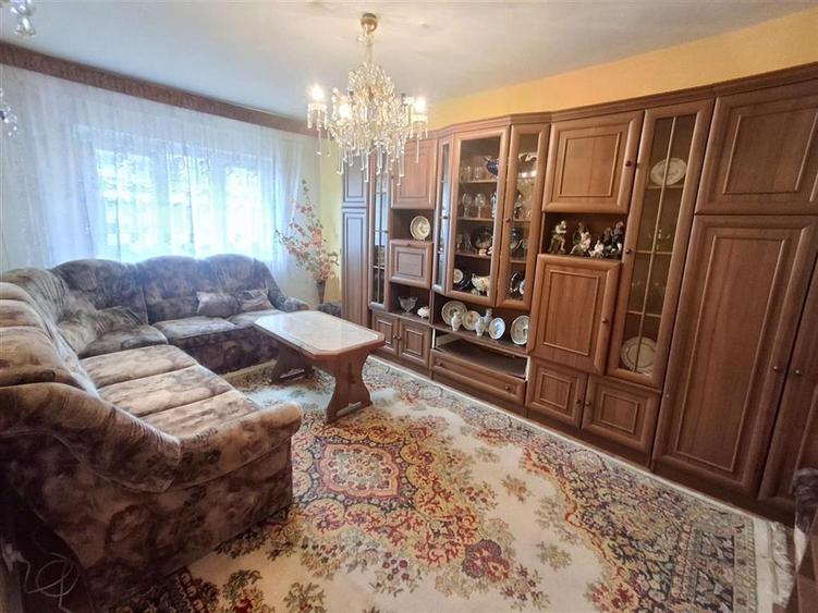 Apartament 3 camere decomandat si balcon Vasile Aaron