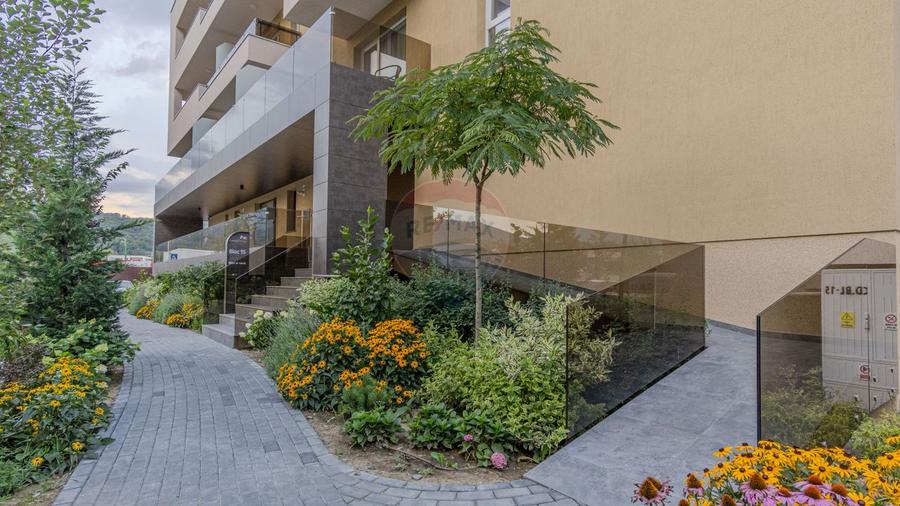 Clinica medicala-9 cabinete- URBAN PLAZA - bloc 15 parter!