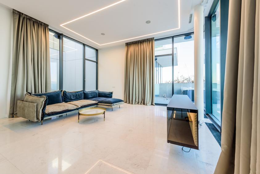 Penthouse cu 4 camere de vanzare în One Mamaia Nord