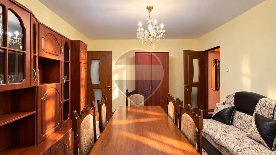 Apartament cu 2 camere de vânzare / Central/ Bacau