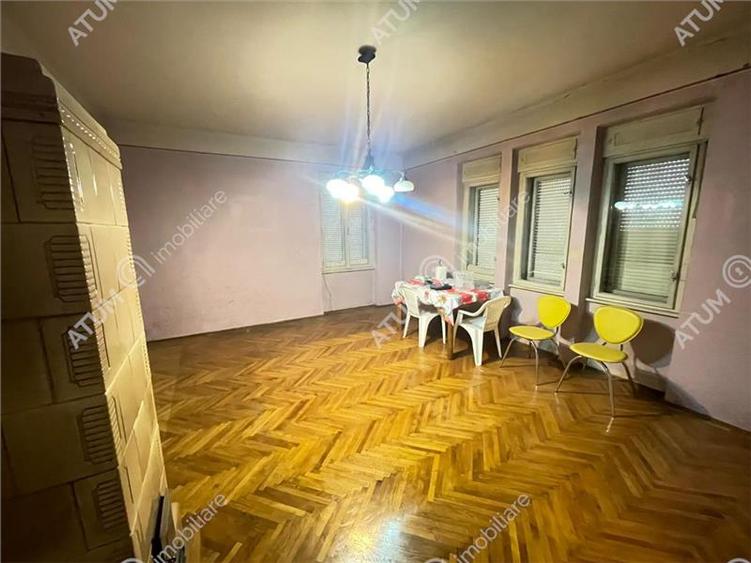 Apartament cu 4 camere 420 mp teren si garaj in Sub Arini Sibiu