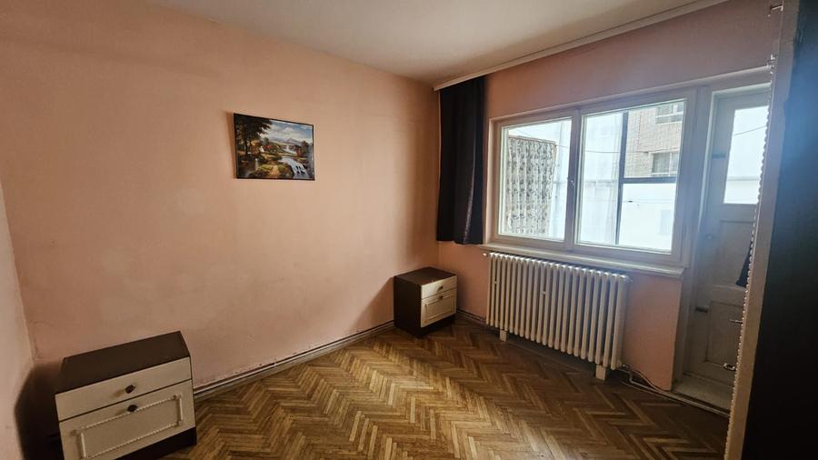 APARTAMENT 3 CAMERE , PIATA RAHOVEI