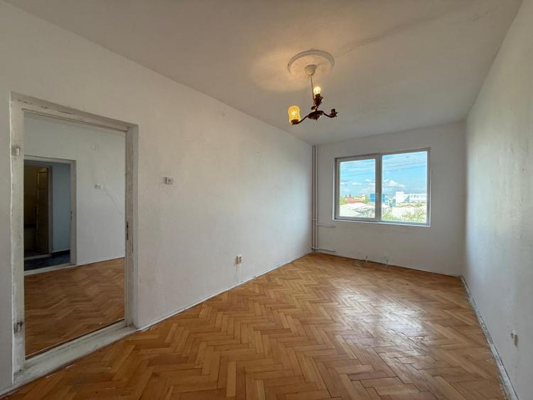 Apartament spatios, 2 camere, etaj 3, 49 mp utili, zona Soarelui