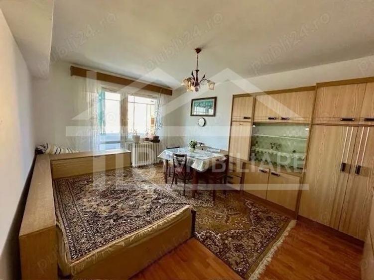 Apartament cu 3 camere, 85 mp, decomandat, Zona Darina