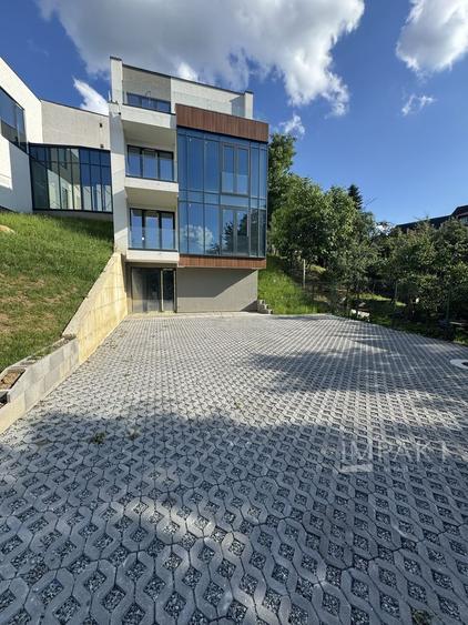 Cladire 650 mp utili | Capacitate 25+ parcari | Zorilor