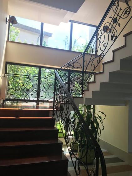CASA VILA PADUREA BANEASA LUX