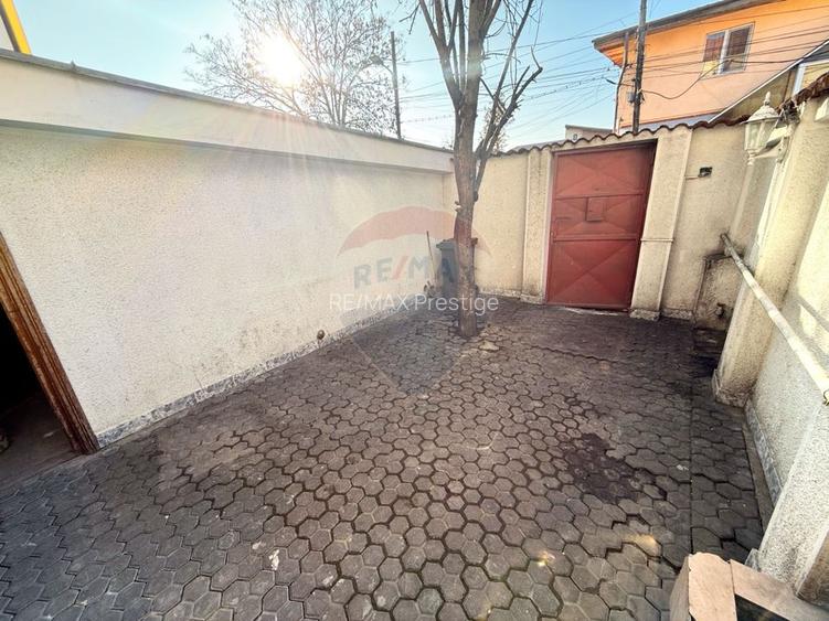 Casa cu 5 camere de inchiriat 210 mp | Eroii Revolutiei - 31