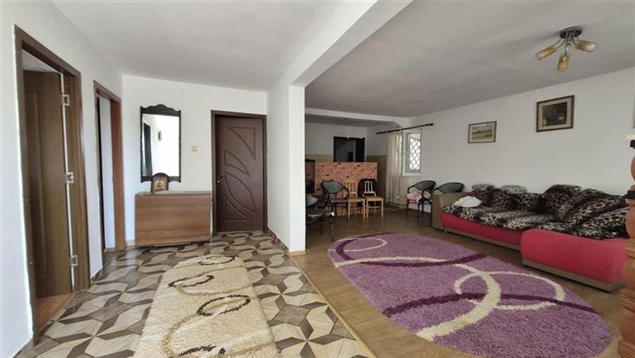 Oferta ideala! Casa cu 13.200 mp teren, doua iazuri cu peste si potential de inv