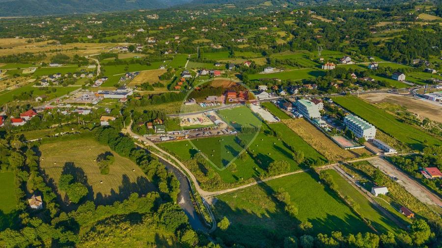 Teren intravilan 7.660 mp lângă Bran, panoramă 360°, comision 0%
