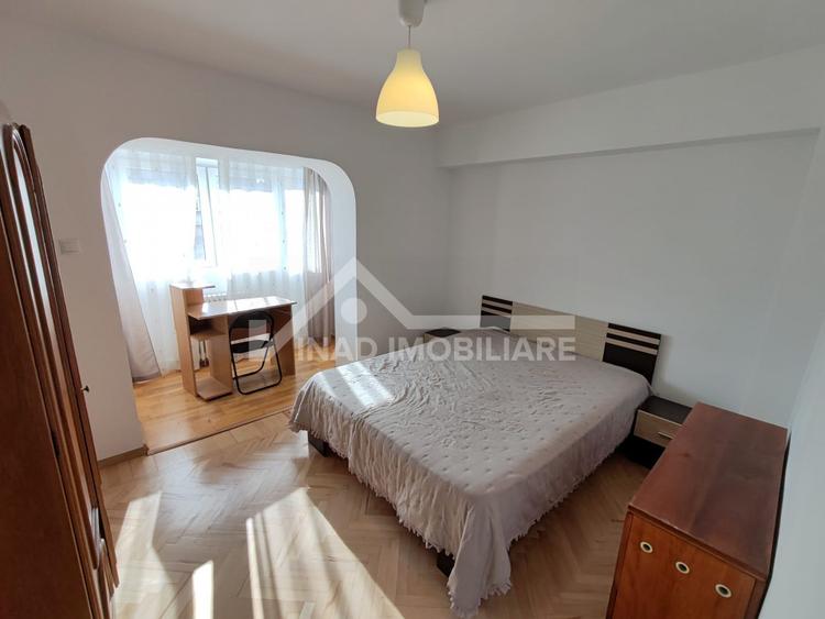 Apartament cu 3 camere, 80 mp, 2 bai, zona Centrala (Piata Cipariu)