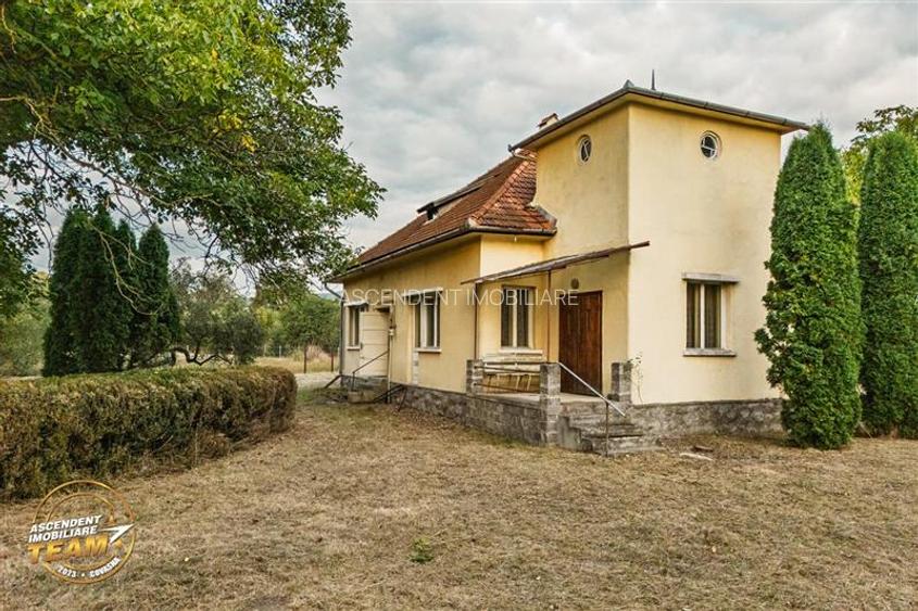 Casa cu istorie,3 camere,potential mansardare,1.840mp teren,in cadru linistit si - 45