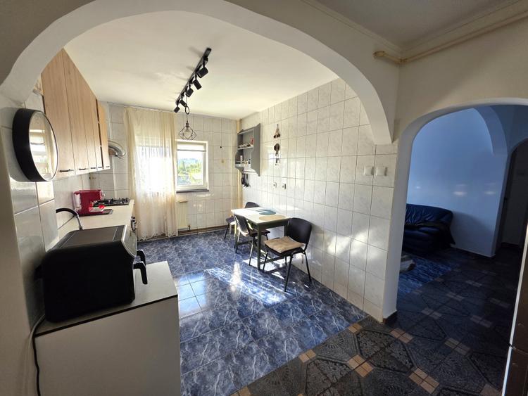Cel mai ieftin 4 camere din Berceni, cu loc parcare si centrala proprie