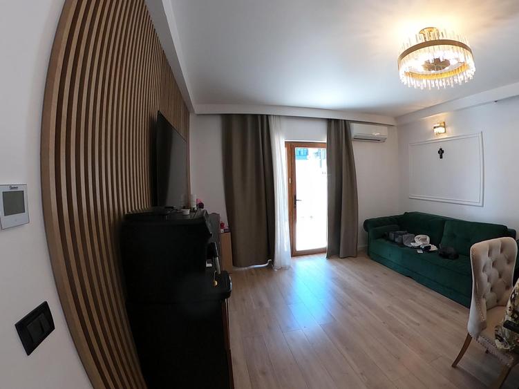 Apartament 3 camere cu centrala termica si curte proprie
