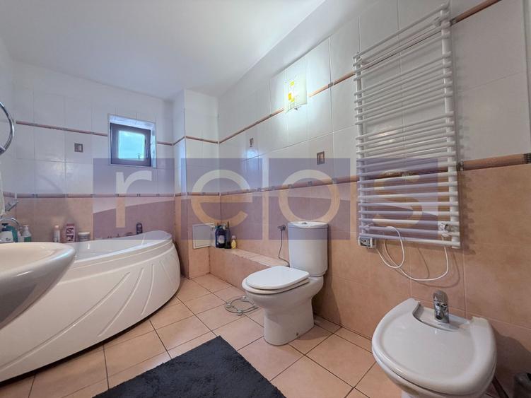 VANZARE VILA 280 MP UTILI | TEREN 900 MP | 5 CAMERE | VOLUNTARI