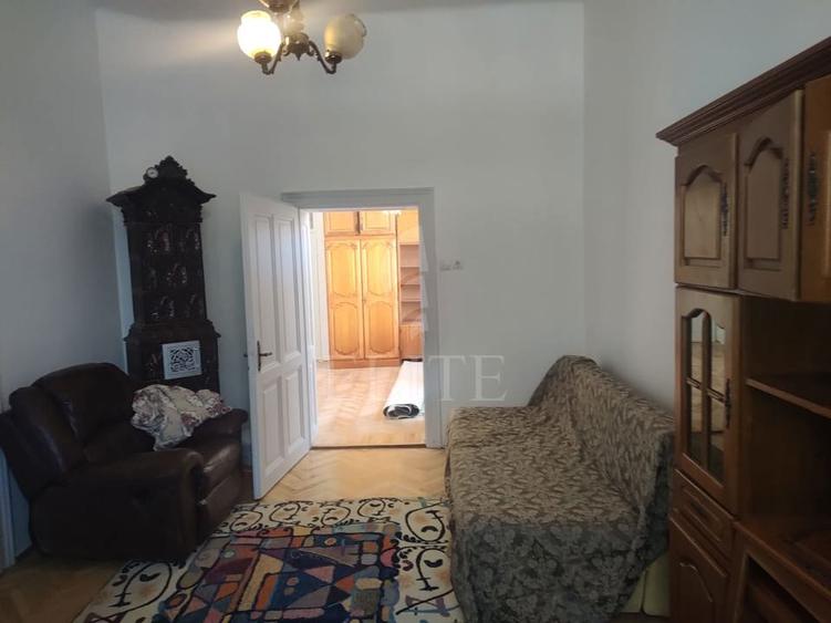 Casa / Casa 4 camere în zona CRISAN