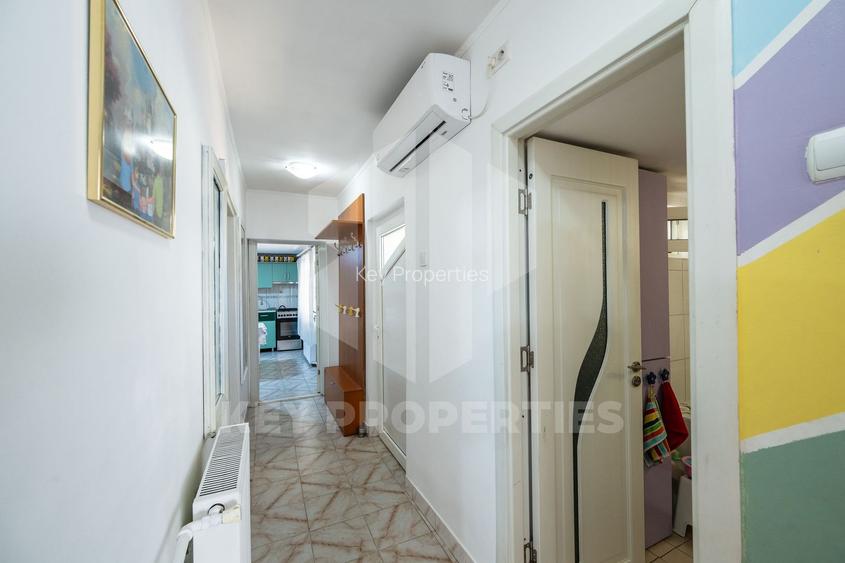 Casa parter,  situata pe colt, teren 300 mp, acces dublu - 6
