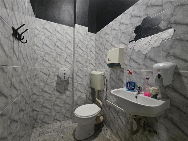 Spatiu de inchiriat ultracentral Bacau. Ideal pentru activitati independente 