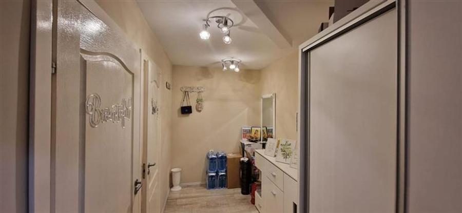 De inchiriat spatiu comercial semicentral