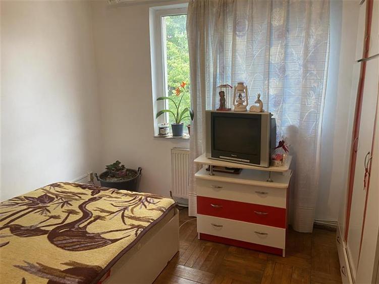 Apartament 2 camere , zona cartier Sud , decomandat , liber