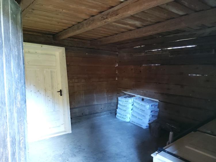 Casă de vânzare lemn tradițională, în Țara Zarandului!