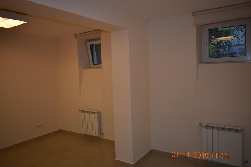 Apartament 5 camere pretabil birouri/locuit