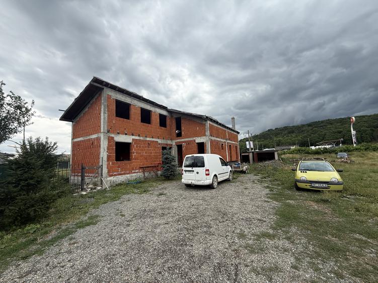 Teren cu casa la roșu - 610 mp - Jucu Rompetrol