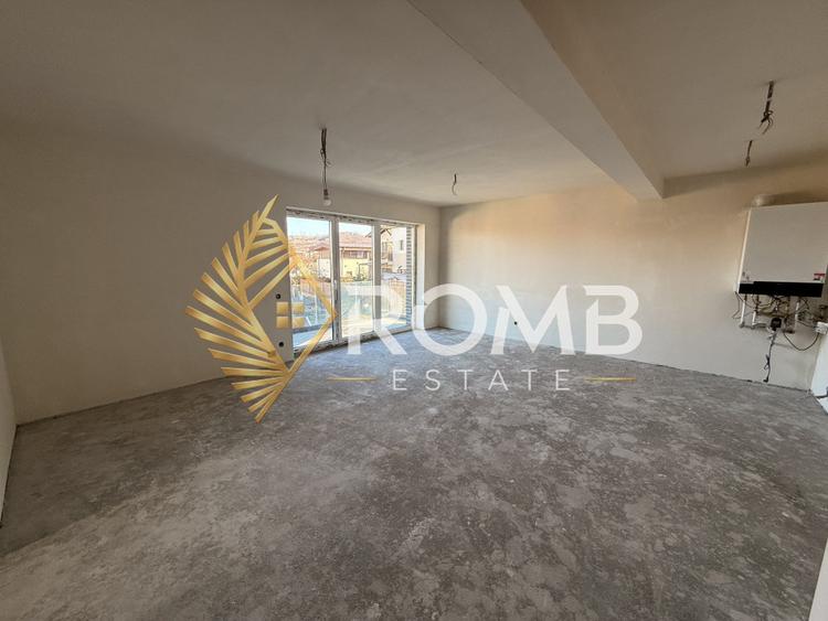 Apartament pe două niveluri, 60 mp, teren 360 mp, zona Edgar Quinet