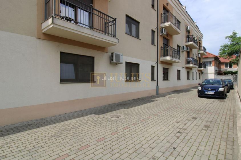 Stadion/Complex Studentesc;3 camere, 2 dormitoare egale, centrala proprie si AC. - 44