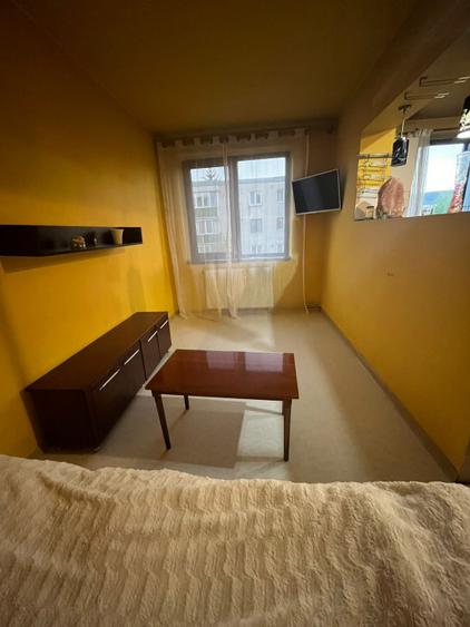 Apartament 3 camere , zona Liceul Liviu Rebreanu