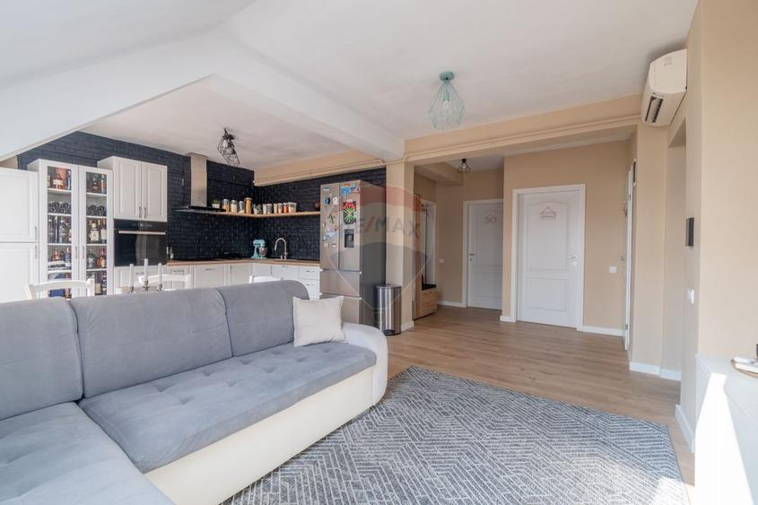 Apartament 3 camere de vanzare Bună Ziua str. Costache Negri Parcare