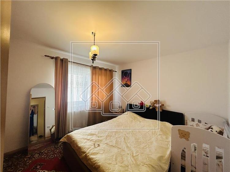 Ap decomandat, 60 mp utili, 2 camere si balcon - Turnisor
