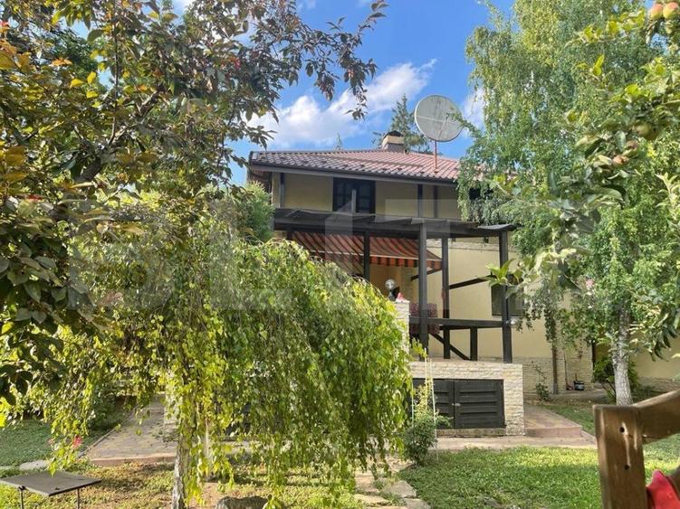 Casa 400 mp, teren 1164 mp, 3 niveluri, zona P-ta Chirila