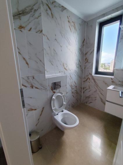 Inchiriez apartament 4 camere,faleza nord,zona Pescarie,Bd Mamaia 294B