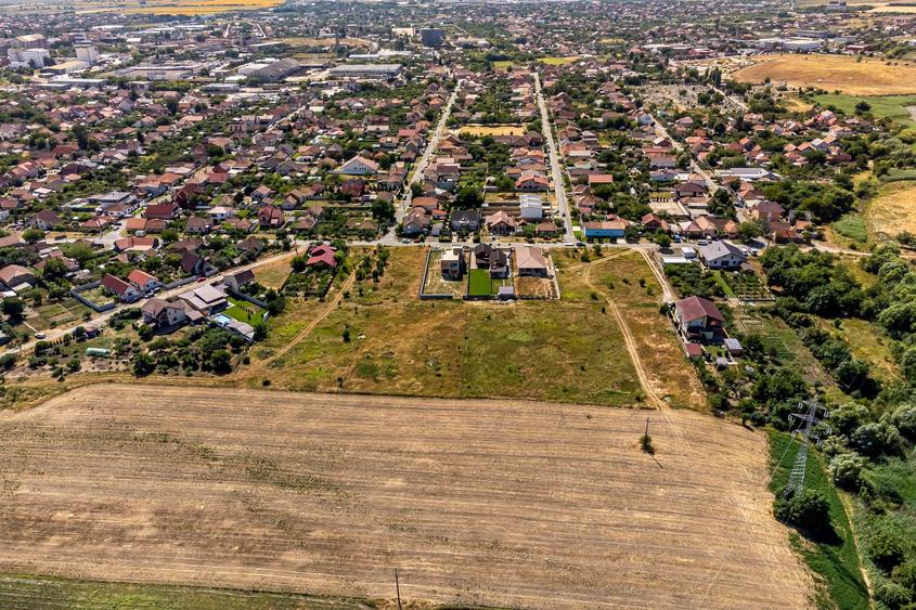 Loc de casă de 929 mp în Poltura Arad