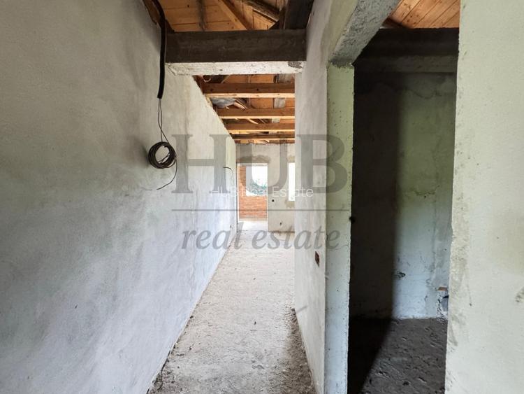 Casă cu teren de vânzare -Sascut - 11